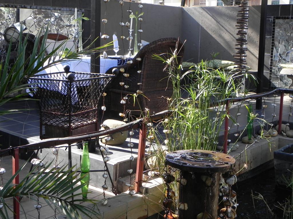 44 On Ennis Guest Lodge And Restaurant - No Load Sheddding Ermelo Bagian luar foto