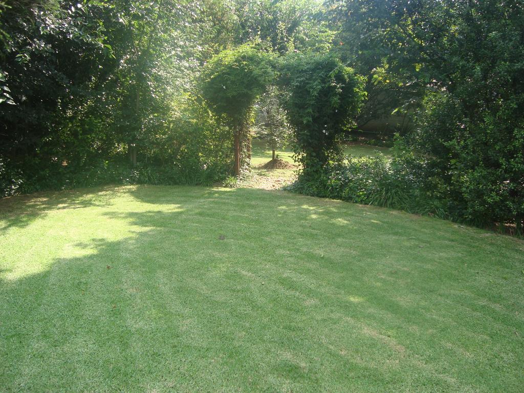 44 On Ennis Guest Lodge And Restaurant - No Load Sheddding Ermelo Bagian luar foto