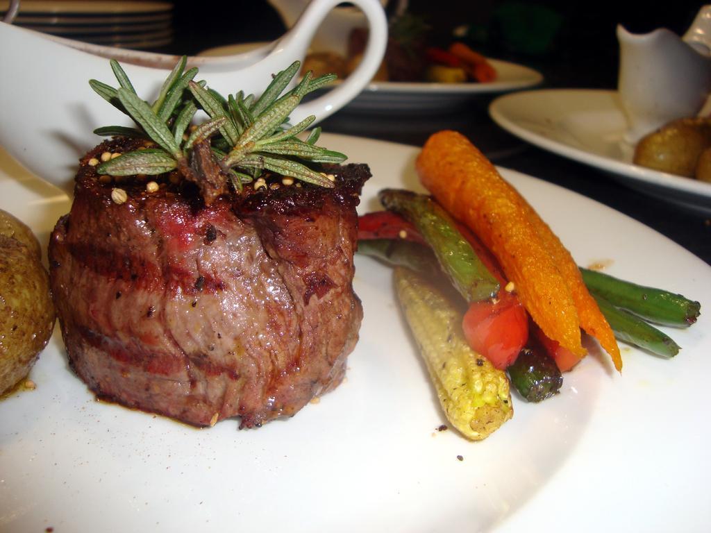 44 On Ennis Guest Lodge And Restaurant - No Load Sheddding Ermelo Bagian luar foto